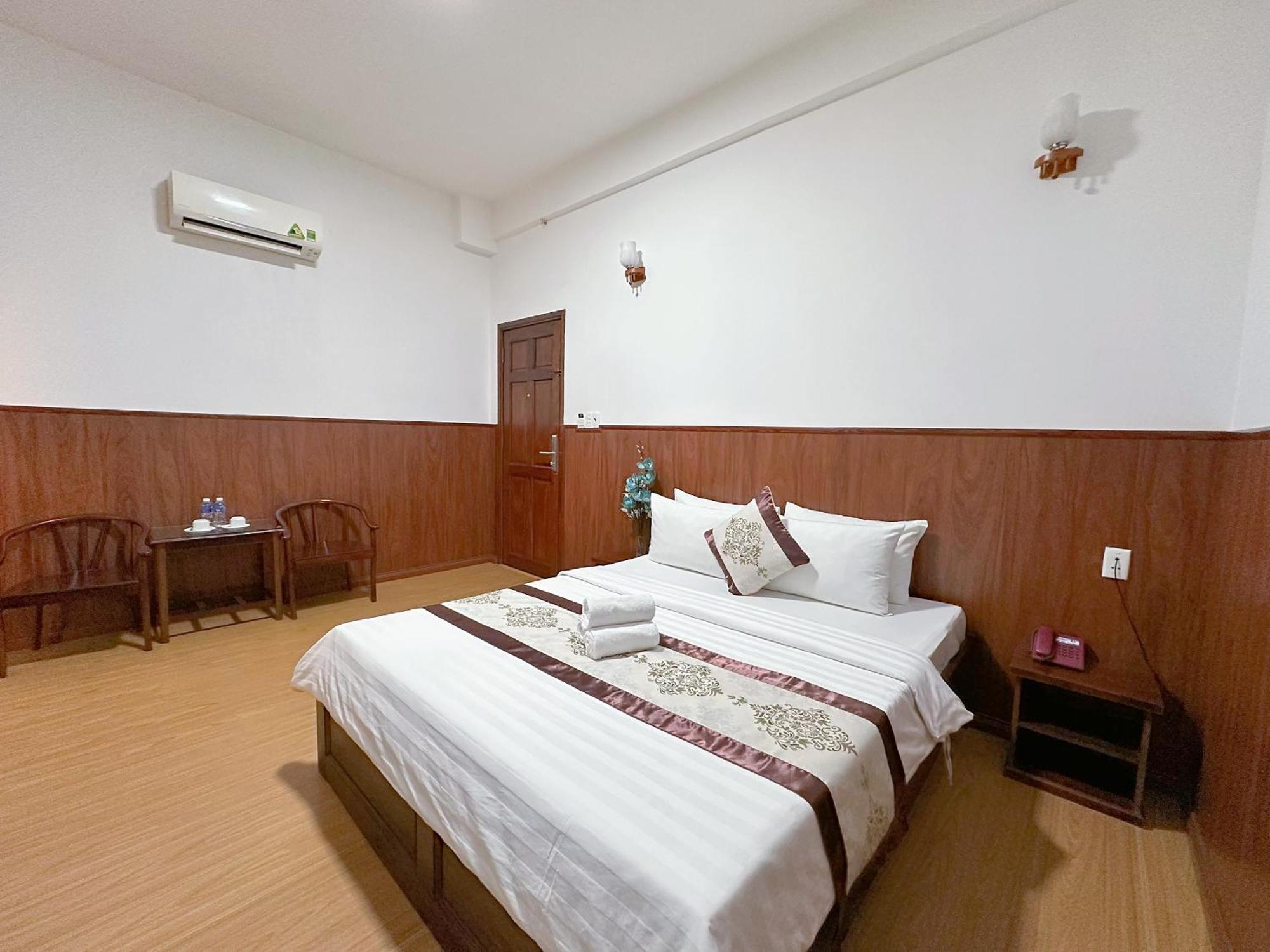 Khách sạn Nhat Minh Etown & Airport