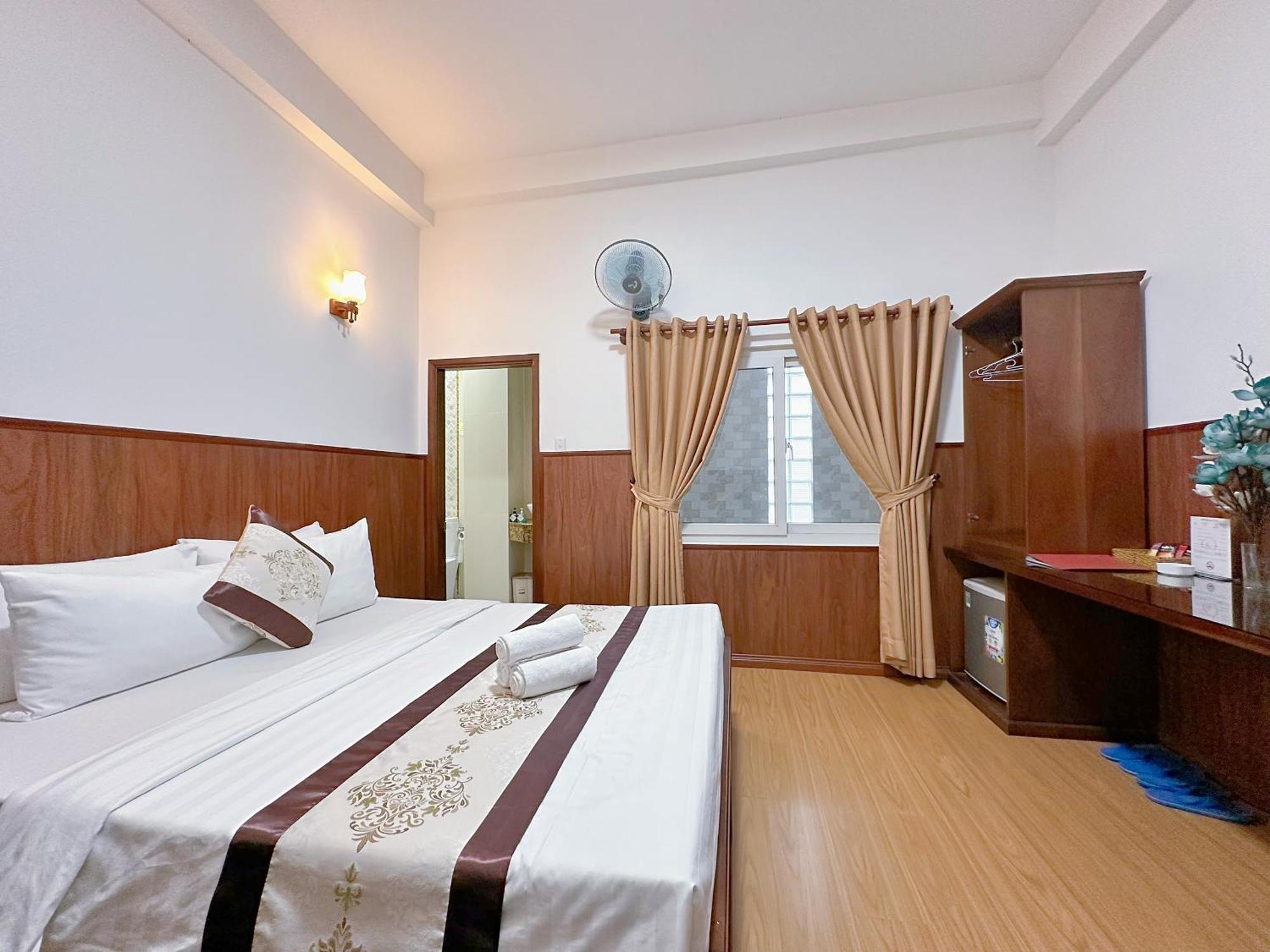 Nhat Minh Etown & Airport Khách sạn 3*