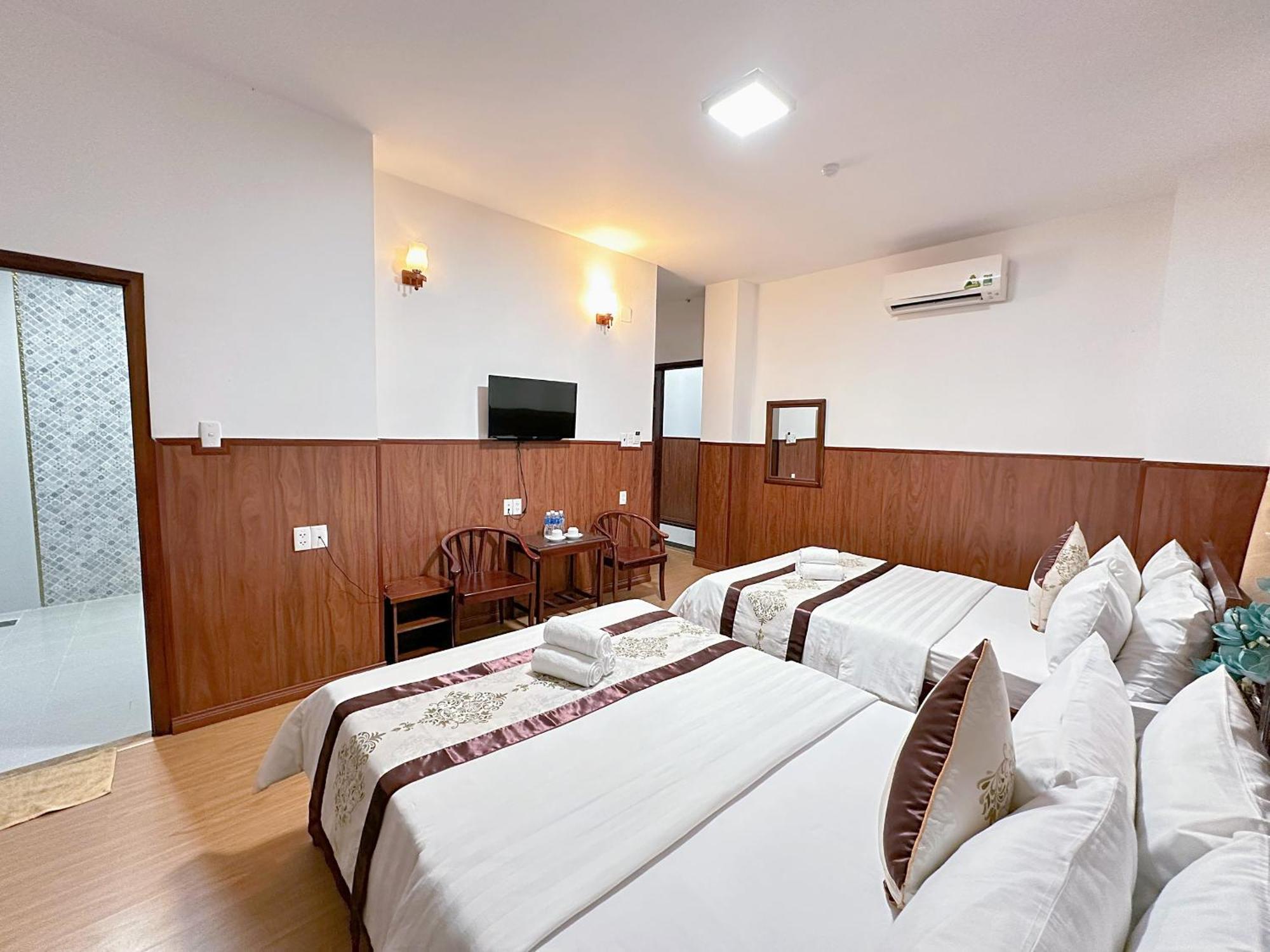 Khách sạn Nhat Minh Etown & Airport 3*