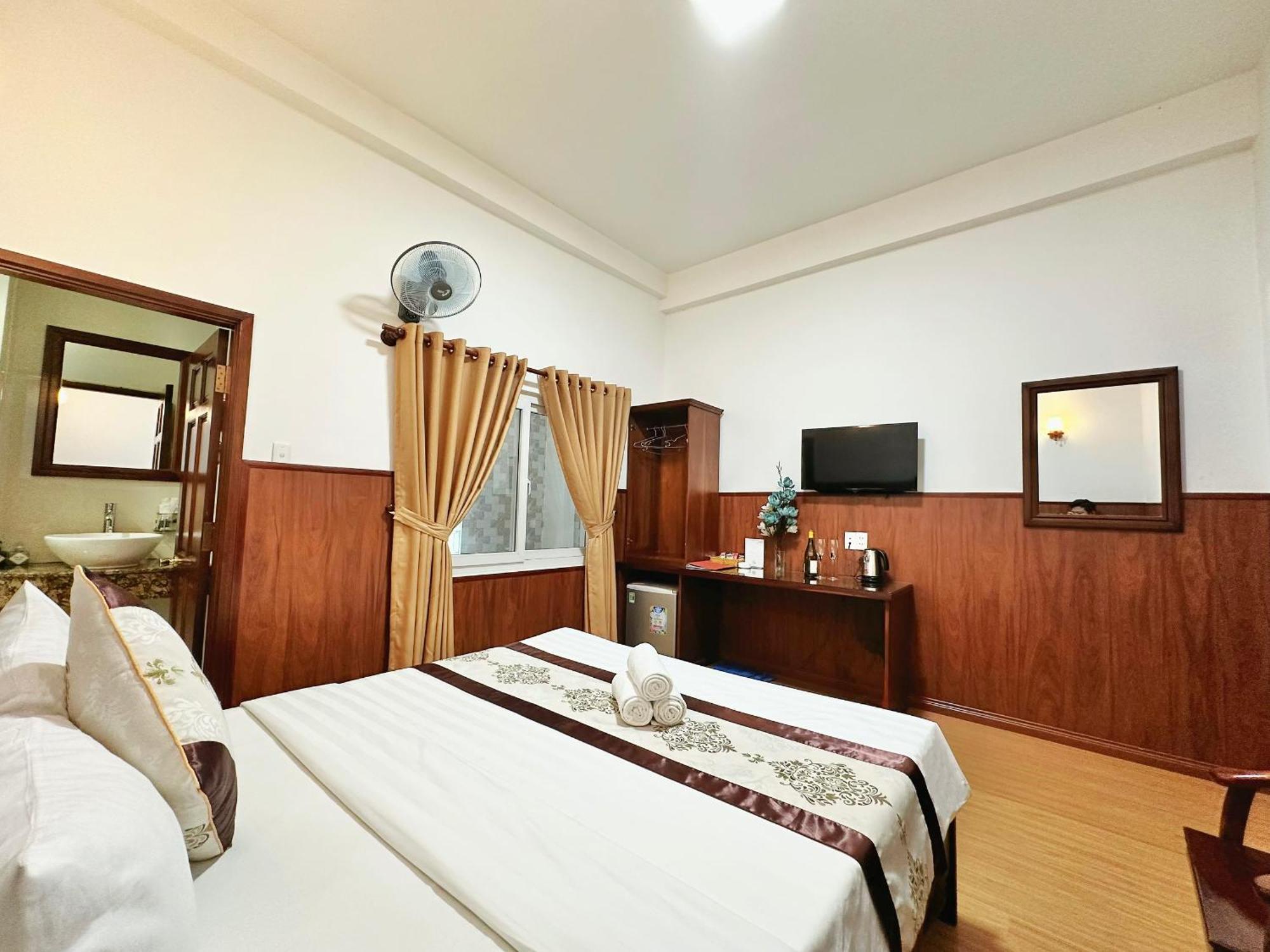 Nhat Minh Etown & Airport 3* TP. Hồ Chí Minh